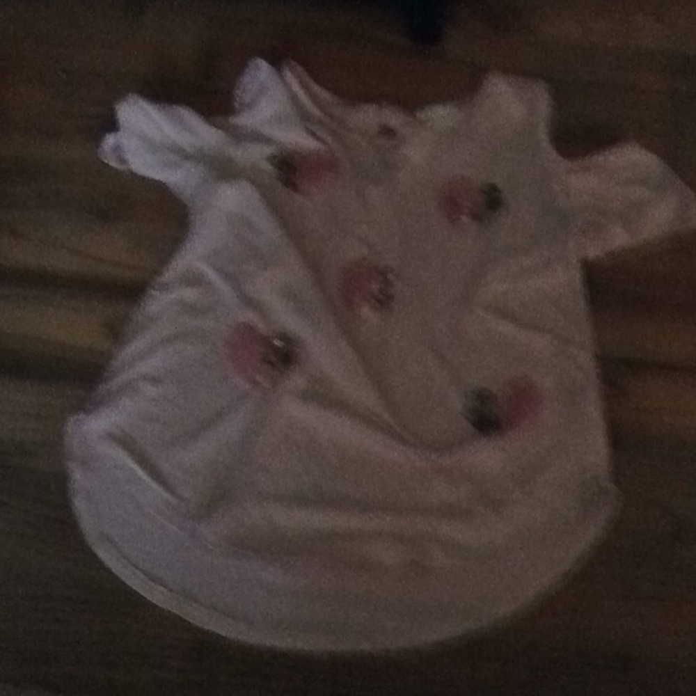 Cute shoulder to of shoulder shirt